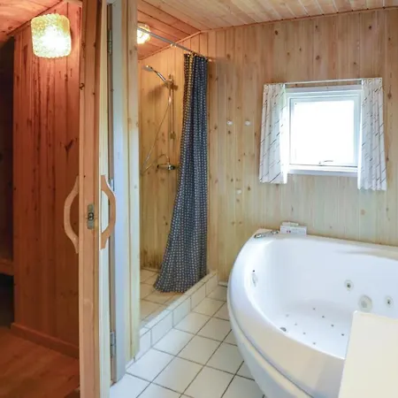 Stunning In W/ Sauna And 3 Bedrooms Сasa de vacaciones *
