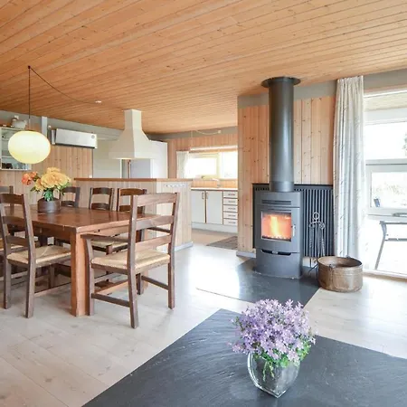 Сasa de vacaciones Stunning In W/ Sauna And 3 Bedrooms