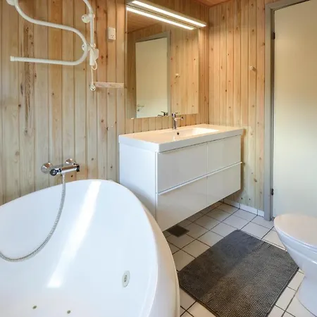 Stunning In W/ Sauna And 3 Bedrooms Сasa de vacaciones Knebel